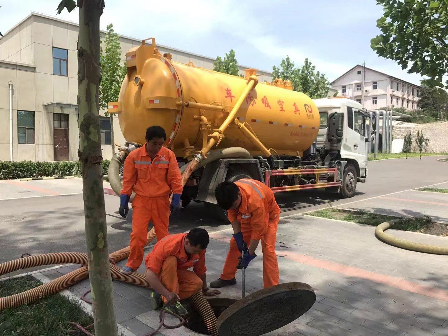 临翔化粪池清理与5-8吨吸粪车施工效率分析